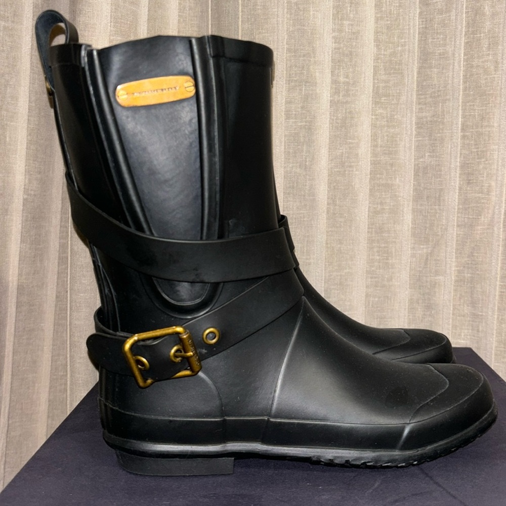 Burberry never worn rain boots